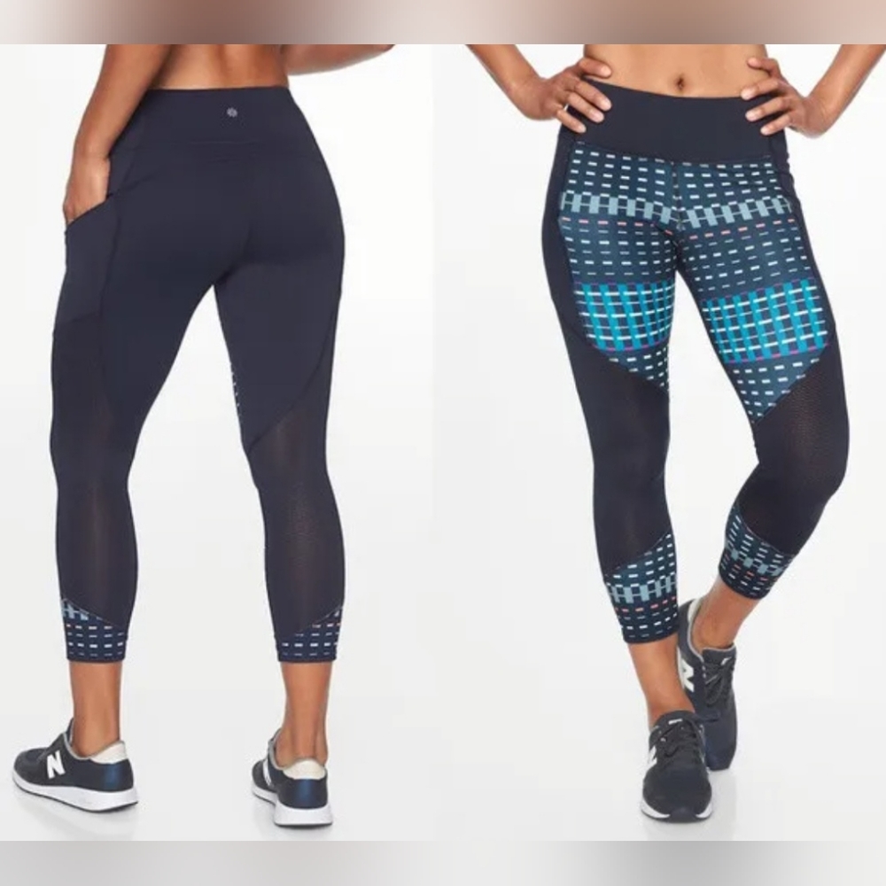 Athleta Timeless Contender Capri Size S Navy Blue Multicolor